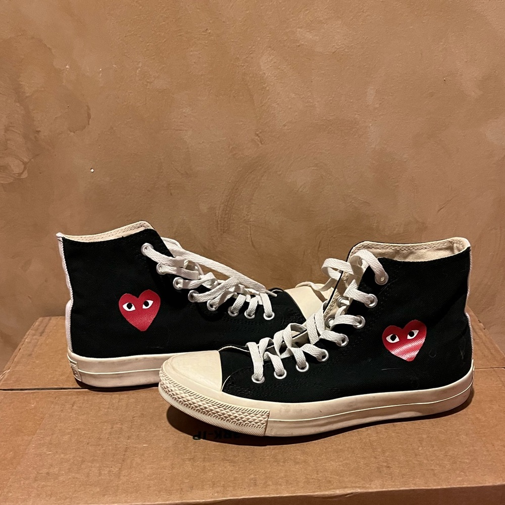 Unisex Commes de Garçons Play Graphic Print Converse.